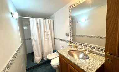 Casa en Venta en Country Las Delicias con bajada al arroyo.
