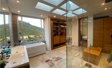 SE VENDE CASA EN APOSENTOS - SOPO