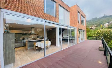 SE VENDE CASA EN APOSENTOS - SOPO