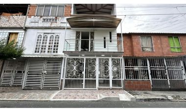 Casa con terraza en venta | Almendros de La Italia - Palmira