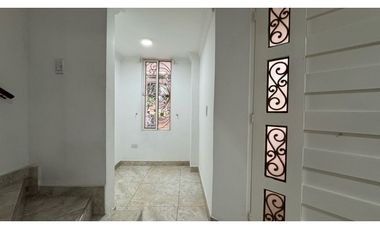 Casa con terraza en venta | Almendros de La Italia - Palmira