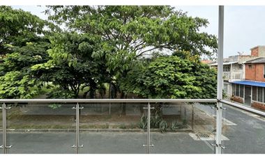 Casa con terraza en venta | Almendros de La Italia - Palmira