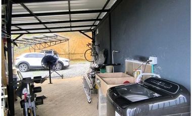 HERMOSA CASA FINCA PARA LA VENTA UBICADA EN GIRARDOTA SECTOR LA POLA