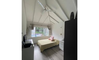 Venta Casa Campestre Chinauta Remodelada con Mirador y Cabaña