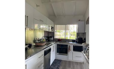 Venta Casa Campestre Chinauta Remodelada con Mirador y Cabaña