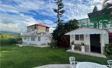 Venta Casa Campestre Chinauta Remodelada con Mirador y Cabaña