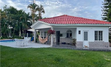 Venta Casa Campestre Chinauta Remodelada con Mirador y Cabaña