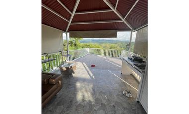 Venta Casa Campestre Chinauta Remodelada con Mirador y Cabaña