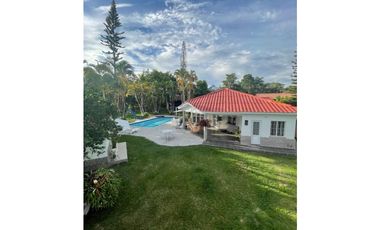 Venta Casa Campestre Chinauta Remodelada con Mirador y Cabaña