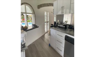 Venta Casa Campestre Chinauta Remodelada con Mirador y Cabaña