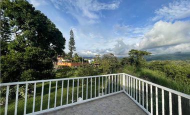 Venta Casa Campestre Chinauta Remodelada con Mirador y Cabaña