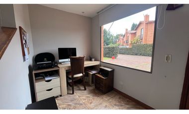Vendo linda casa de dos niveles en Cajicá.