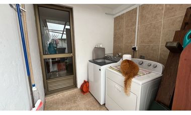 Vendo linda casa de dos niveles en Cajicá.