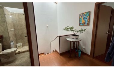 Vendo linda casa de dos niveles en Cajicá.