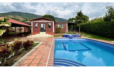Casa campestre con piscina en venta | Tablones - Palmira, Valle