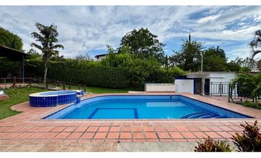 Casa campestre con piscina en venta | Tablones - Palmira, Valle