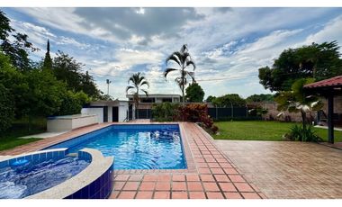 Casa campestre con piscina en venta | Tablones - Palmira, Valle
