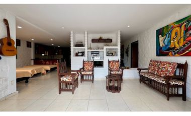 Casa campestre con piscina en venta | Tablones - Palmira, Valle