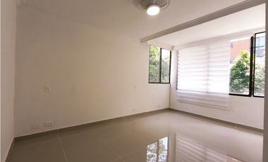 Arriendo apartamento en Medellín, el poblado, SIN MUEBLES