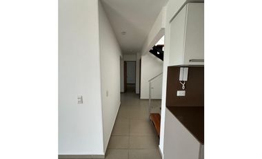 SE ARRIENDA HERMOSO PENTHOUSE   EN CONJUNTO RESIDENCIAL IRAWA