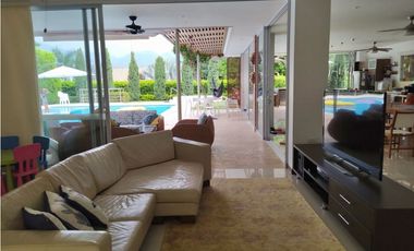 CASA CAMPESTRE EN VENTA,  EN SAN JERONIMO, ANTIOQUIA