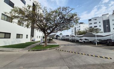 Departamento  en Paraíso Country Club Emiliano Zapata - LLR-175-De