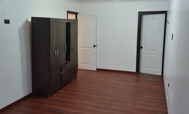 Casa en Arriendo en LINDA CASA CON PISCINA EN SECTOR RESIDENCIAL DE CURACAVI