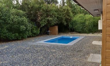 Casa en Arriendo en LINDA CASA CON PISCINA EN SECTOR RESIDENCIAL DE CURACAVI