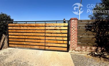 Casa en Arriendo en LINDA CASA CON PISCINA EN SECTOR RESIDENCIAL DE CURACAVI