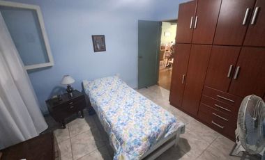 Casa con Departamento en venta en Quilmes Este