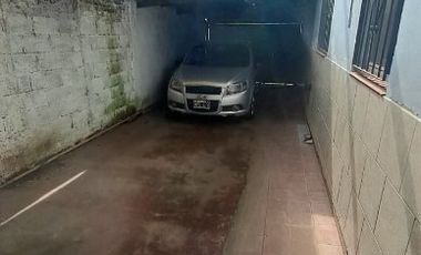 Casa con Departamento en venta en Quilmes Este