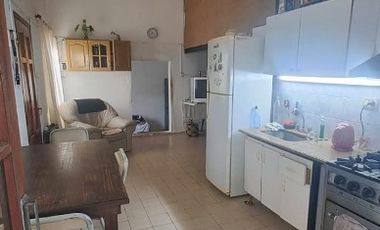 Casa con Departamento en venta en Quilmes Este