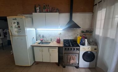 Casa con Departamento en venta en Quilmes Este