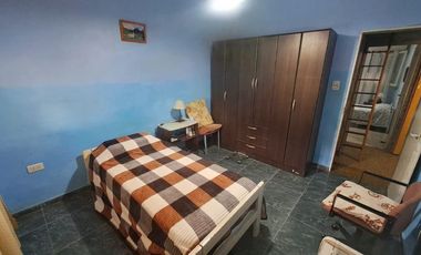 Casa con Departamento en venta en Quilmes Este