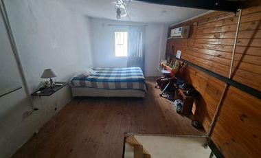 Casa con Departamento en venta en Quilmes Este