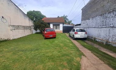 Casa con Departamento en venta en Quilmes Este