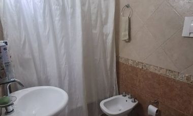 Casa con Departamento en venta en Quilmes Este