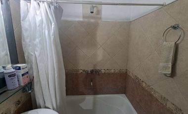 Casa con Departamento en venta en Quilmes Este