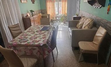 Casa con Departamento en venta en Quilmes Este
