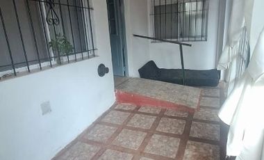 Casa con Departamento en venta en Quilmes Este