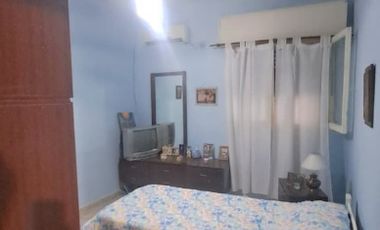 Casa con Departamento en venta en Quilmes Este
