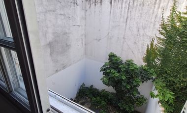 PH - Triplex en venta c/cochera, patio y terraza techada en Villa Urquiza S/exp
