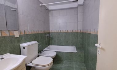 PH - Triplex en venta c/cochera, patio y terraza techada en Villa Urquiza S/exp