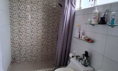 HERMOSA Y AMPLIA CASA , EN EXCLUSIVO SECTOR DE REÑACA