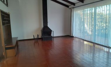 HERMOSA Y AMPLIA CASA , EN EXCLUSIVO SECTOR DE REÑACA