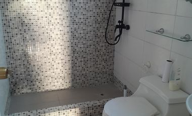 HERMOSA Y AMPLIA CASA , EN EXCLUSIVO SECTOR DE REÑACA