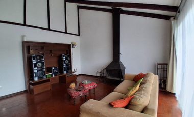 HERMOSA Y AMPLIA CASA , EN EXCLUSIVO SECTOR DE REÑACA