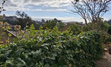 HERMOSA Y AMPLIA CASA , EN EXCLUSIVO SECTOR DE REÑACA