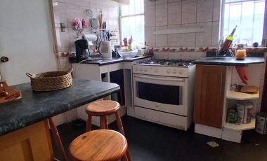 HERMOSA Y AMPLIA CASA , EN EXCLUSIVO SECTOR DE REÑACA