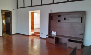 HERMOSA Y AMPLIA CASA , EN EXCLUSIVO SECTOR DE REÑACA